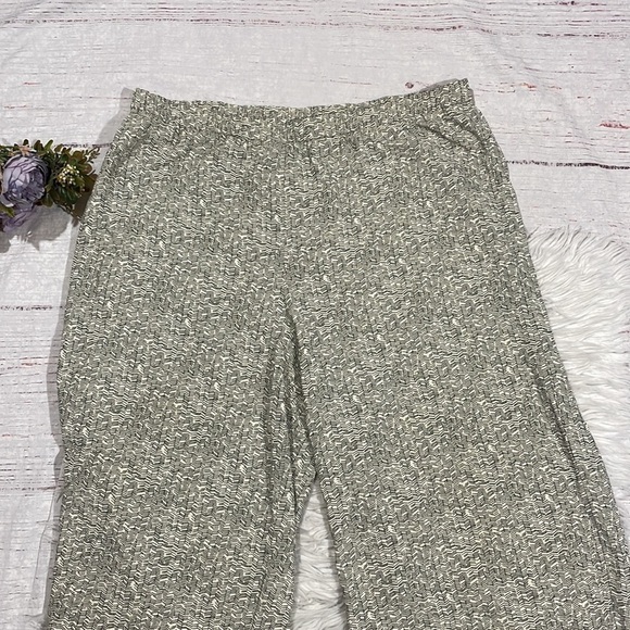 Eileen Fisher Ecru Broken Chevron Patterned Wide Crop Pants - Picture 5 of 10